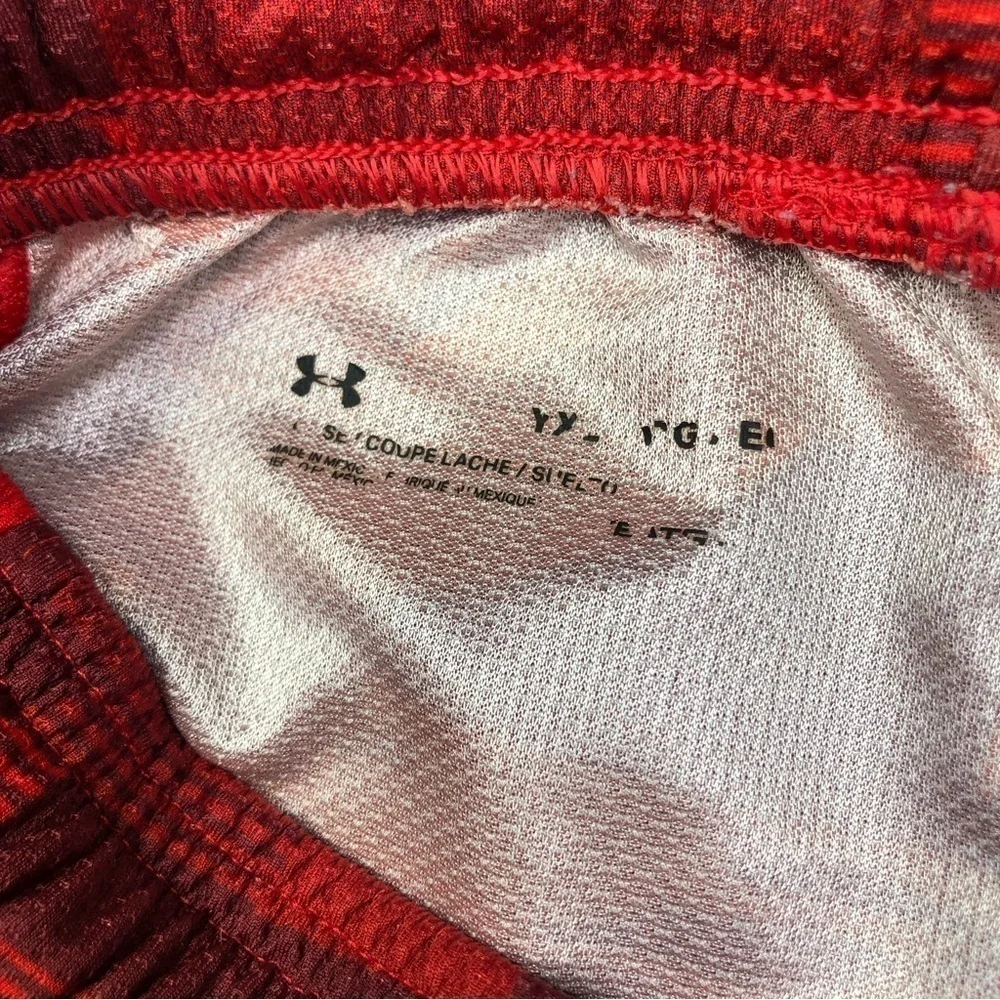 Under Armour basketball shorts elastic waist loose fit